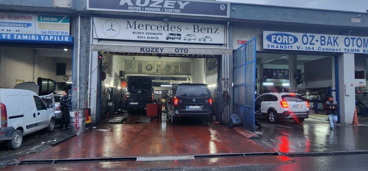 Çok katlı servis binası gündüz